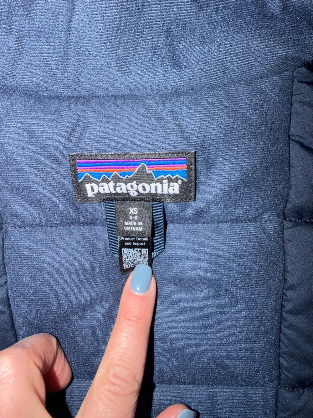Patagonia Girls Pink and Light Gray Hooded Winter Jacket XS (5-6)
